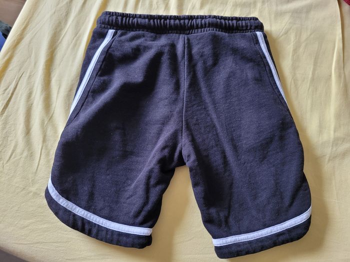 short noir jack&Jones 10ans (5e) - photo numéro 5