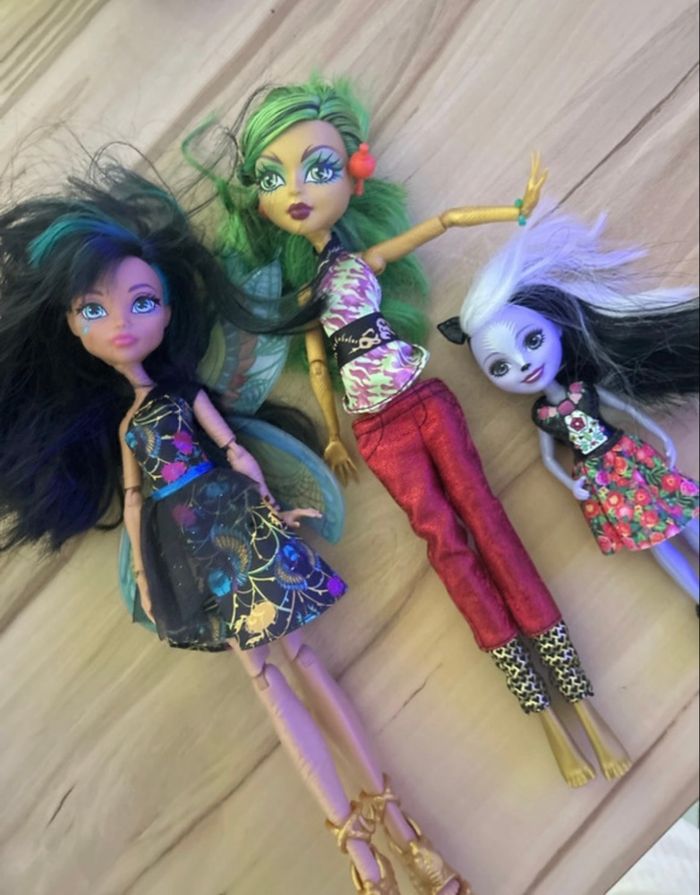 Poupée monster high - photo numéro 3