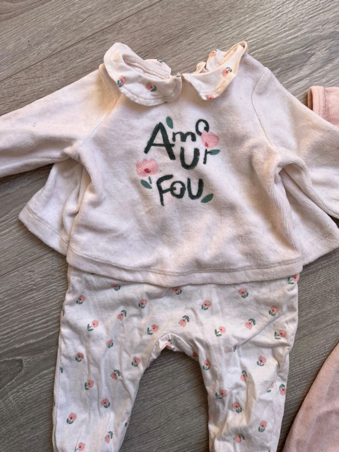 Lot de 2 pyjamas 1 velour et 1 coton bébé fille 3 mois - photo numéro 2