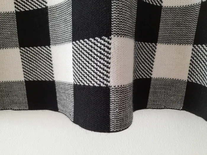 Jupe à carreaux forme évasée. - photo numéro 3