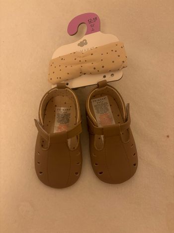 Chaussures neuves