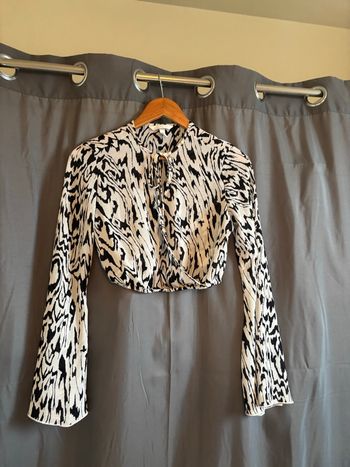 Blouse H&M noir et Blanche 