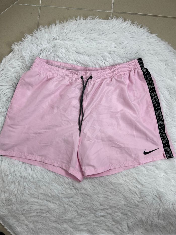 Short Nike rose
