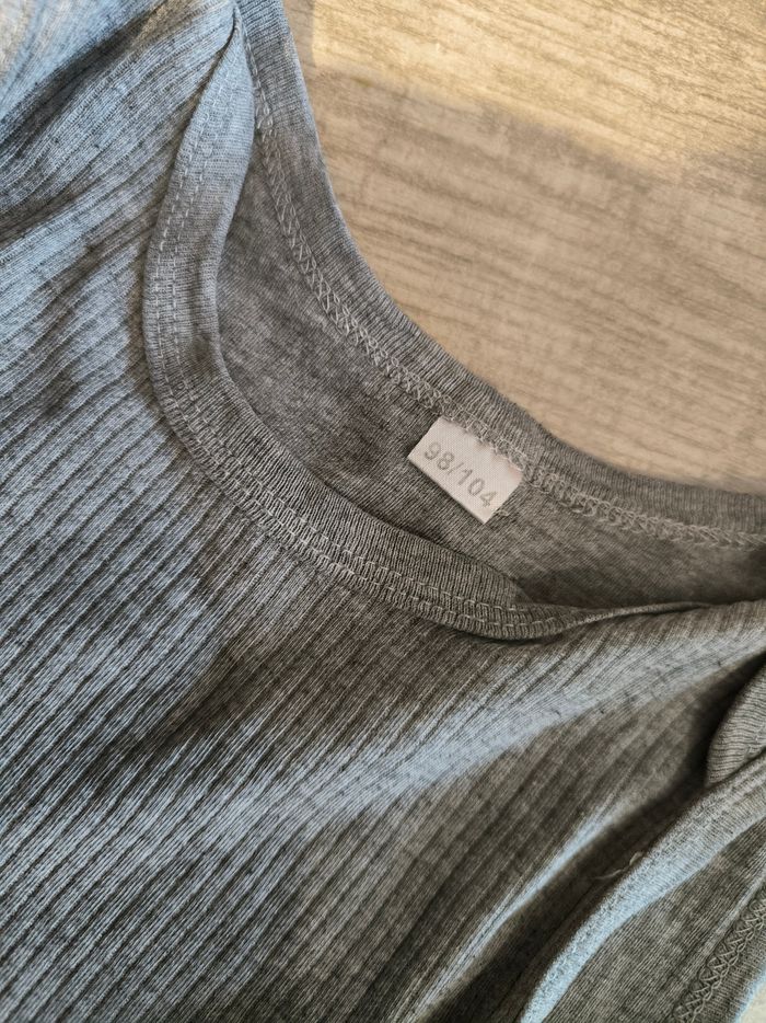 Lot bodys 3 ans - photo numéro 4