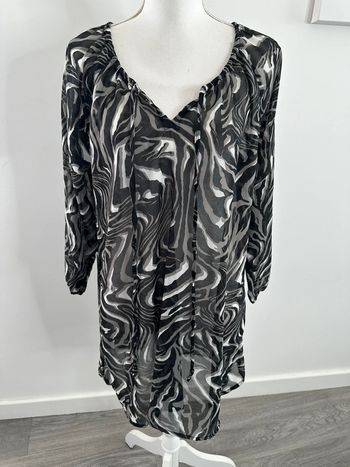 Paréo psychédélique transparent noir gris et blanc T42 XL