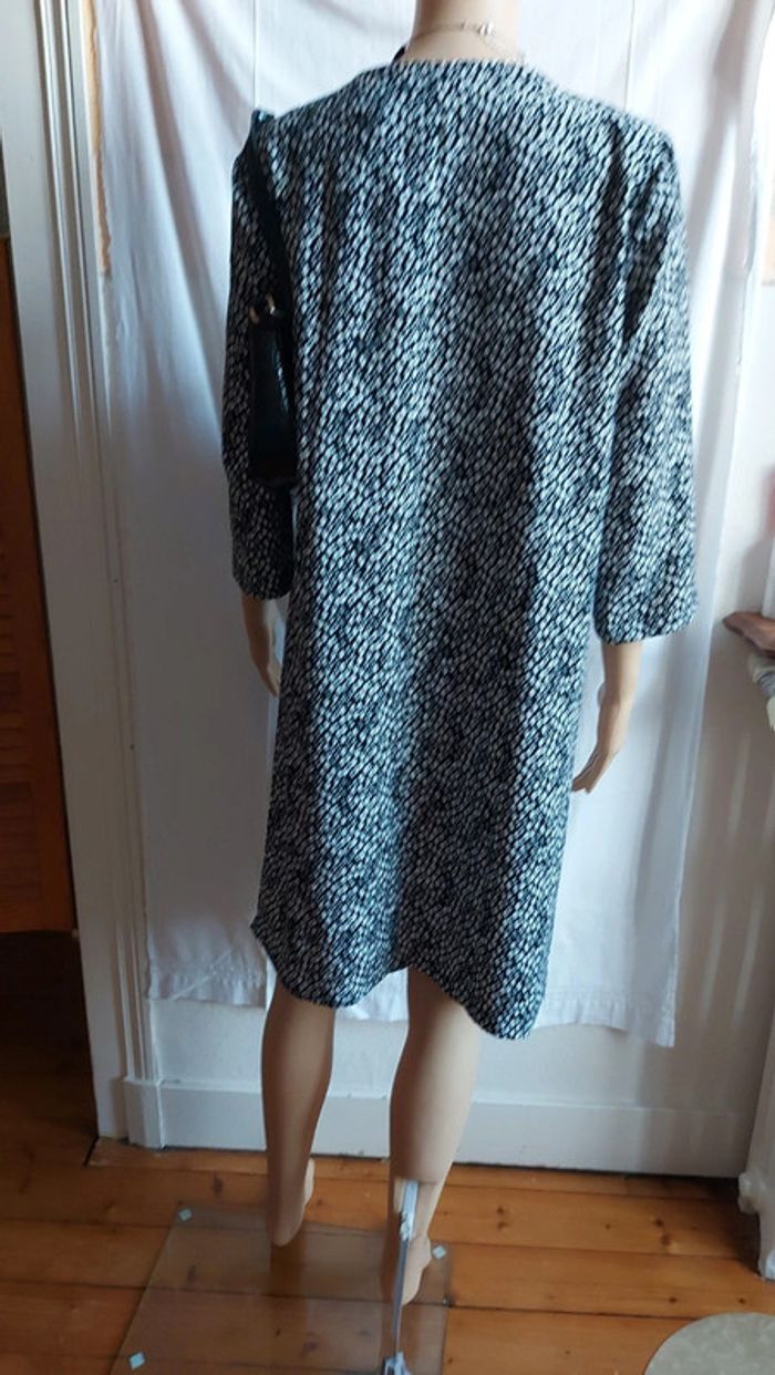 Robe noir et blanc- légère- col V- motif imprimé/ balsamik taille XL/42 - photo numéro 2