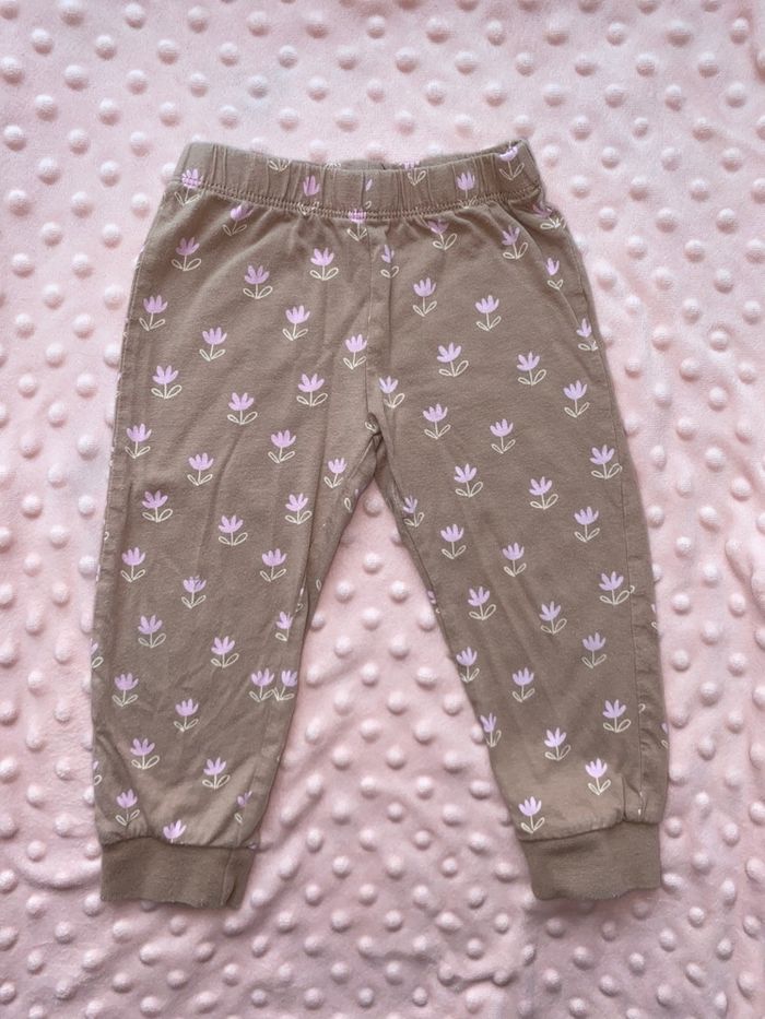Pyjama « miss bunny » Kiabi 2 ans (mais taille petit donc plutôt 18 mois) - photo numéro 6
