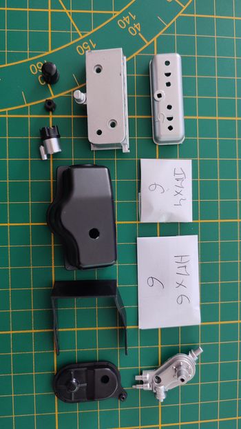 Lot pièces du fascicule n°6 pièce détachée Renault R8 Gordini 1/8 1/8ème Eaglemoss collections #D08