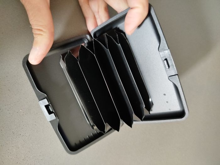 Porte carte plastique rigide