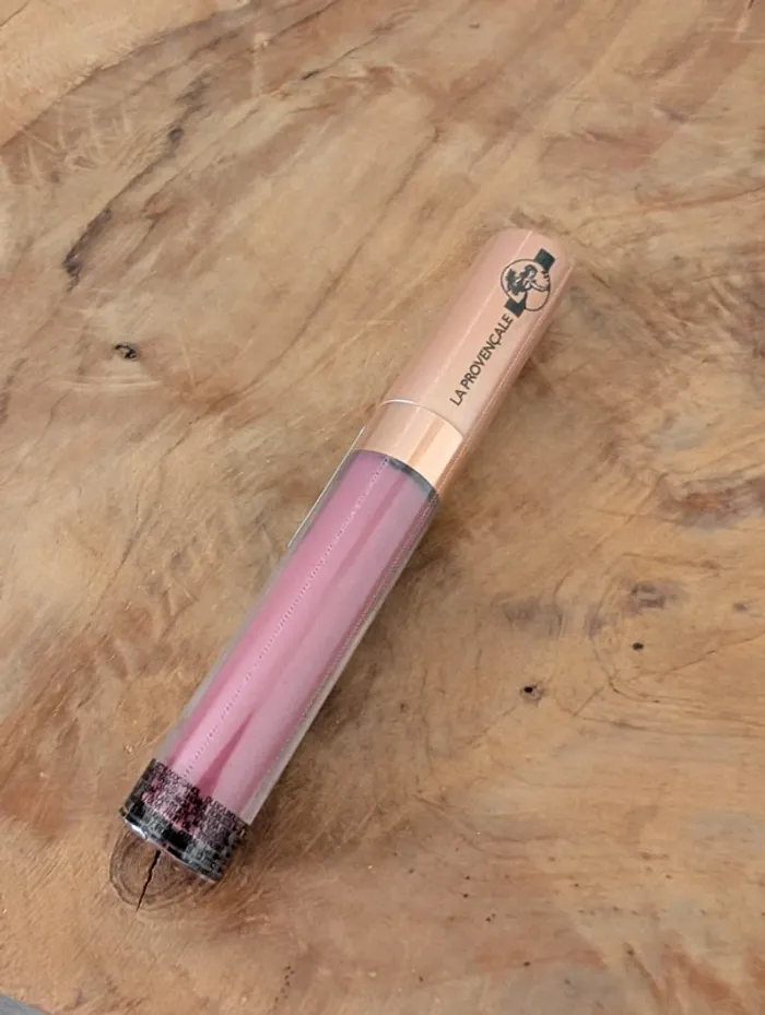 Rouge à lèvres liquide rose de camargue la provençale - photo numéro 6