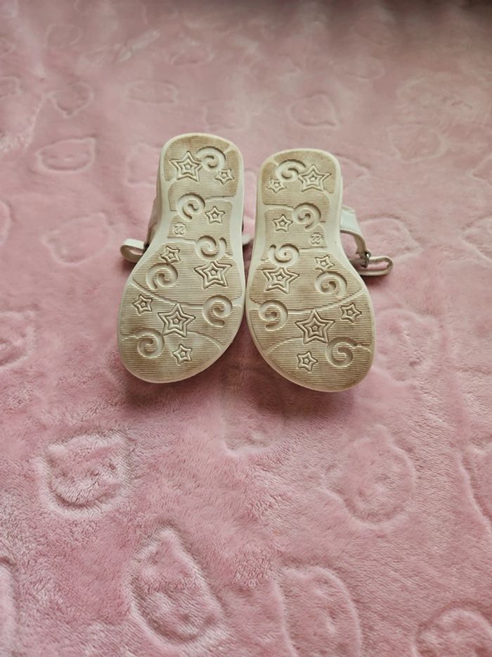 Sandales fille avec coeur pailettes - photo numéro 7