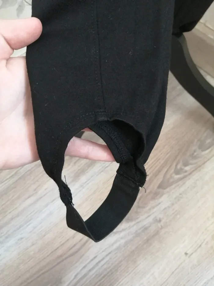 Pantalon fuseau noir avec lignes sur le devant et le derrière / H&M / (M) - photo numéro 4