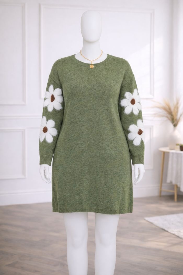 Robe pull en tricot vert militaire au motif marguerites sur les manches Femme taille 54 marque Asos 💍 - photo numéro 5