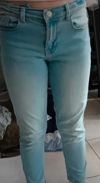 Joli jean slim Kiabi 10 ans en très bon état bleu clair