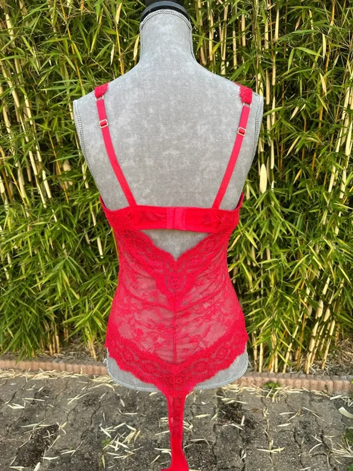 Body rouge - photo numéro 4
