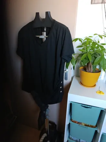 T-shirt noir neuf