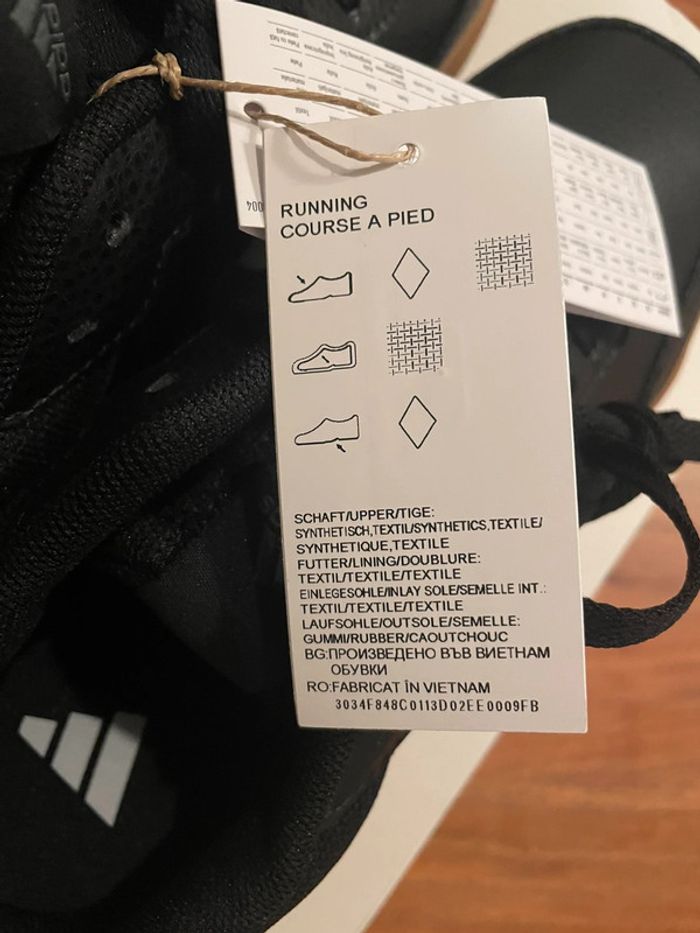 Baskets Adidas training pointure 38,5 - photo numéro 8