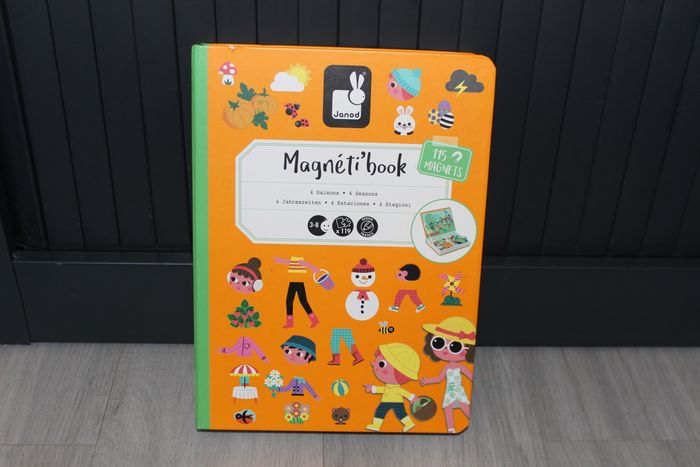 Magnéti'book 4 saisons Janod