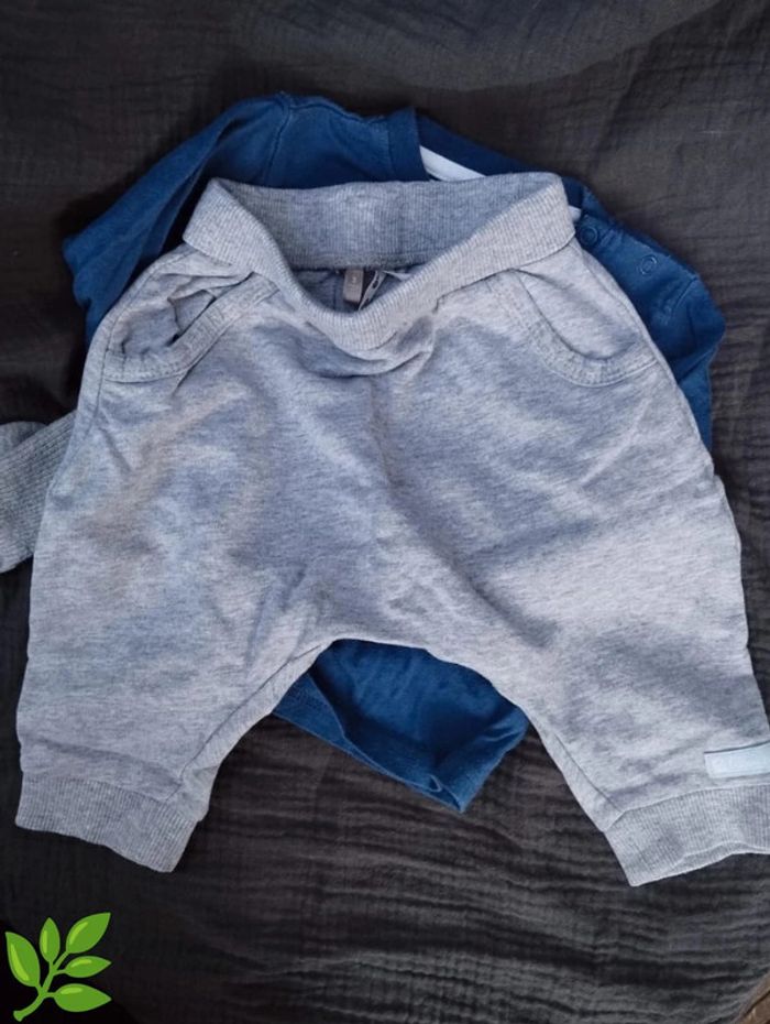 Ensemble bébé garçon 3 mois Tee-shirt manches longues et sarouel jogging + chaussettes offertes - photo numéro 3