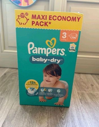Couche Pampers taille 3 