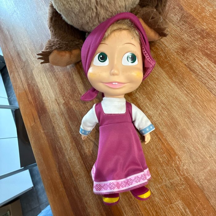 MASHA 23CM + PELUCHE MICHKA 43CM - photo numéro 2