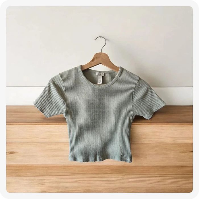 tops court Pull & Bear vert taille M