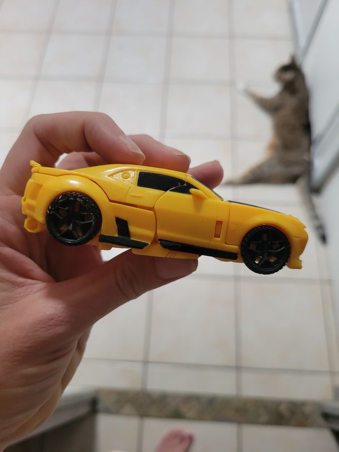 Voiture transformers bumblebee - photo numéro 5