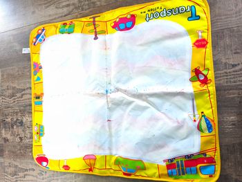 Tapis dessin à l'eau.