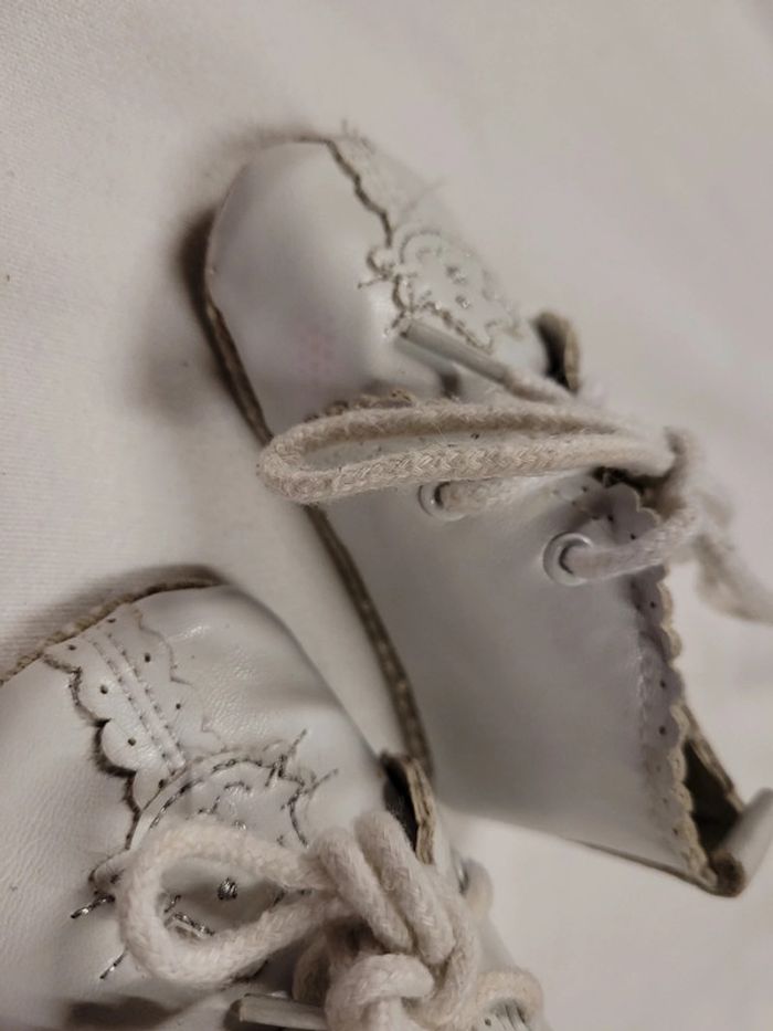 Chaussures souples bébé taille 18 - photo numéro 3