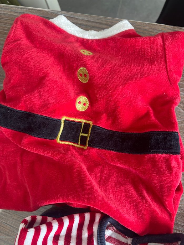 Lot de 6 Pyjamas de Noël 6 mois - photo numéro 9