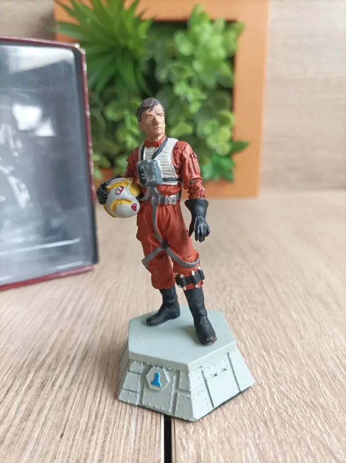 Figurine pièce d'échecs Rebel Pilot Star Wars Altaya - photo numéro 3