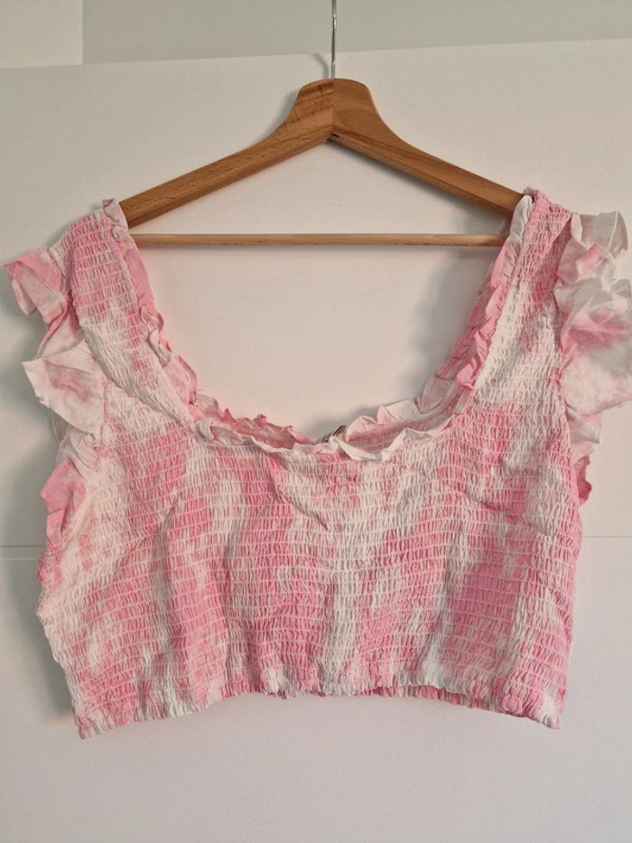 🌸 Joli crop-top tie and dye H&M
Taille XL - photo numéro 5