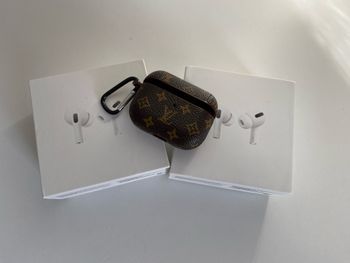 Lot écouteurs Bluetooth apple pro