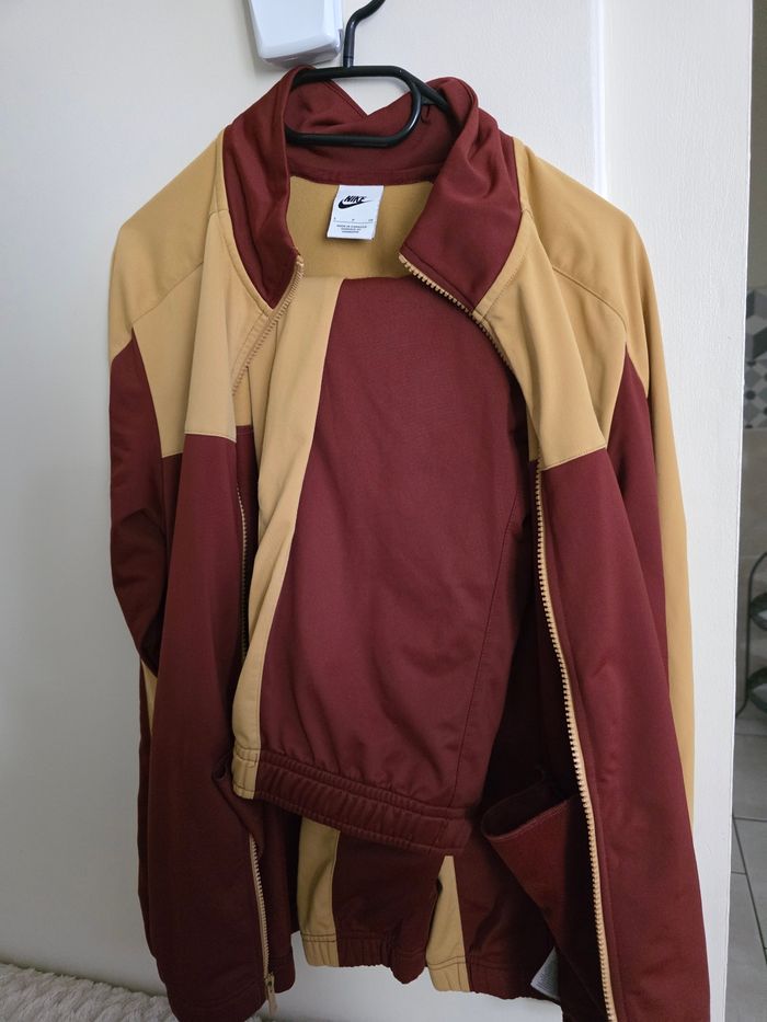 Ensemble jogging nike taille s - photo numéro 2
