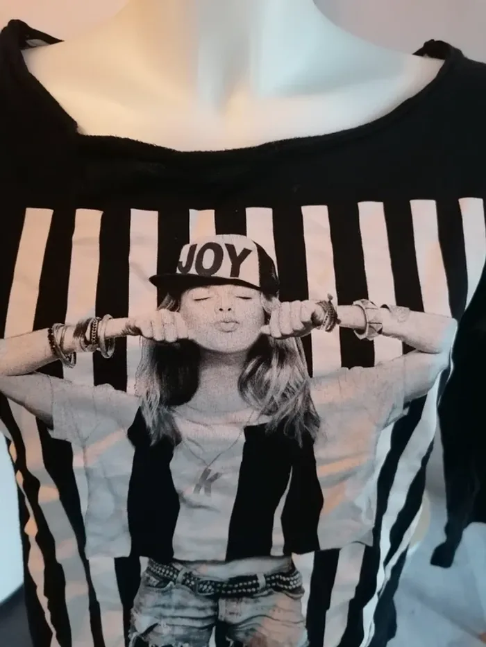 Tee shirt manches 3/4 bershka M - photo numéro 2