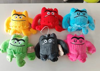 Lot 6 peluches emotions