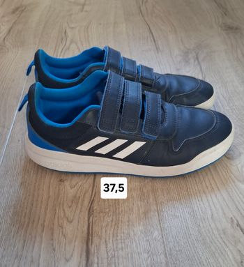 Basket Adidas T37,5 comme neuves