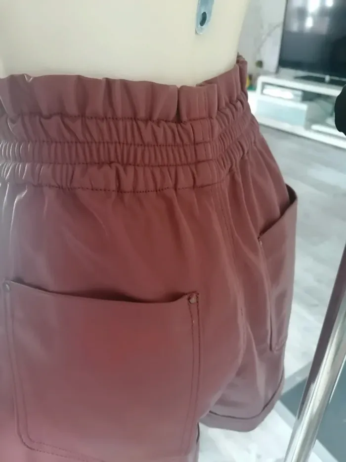 Short simili cuir Zara 38 - photo numéro 2