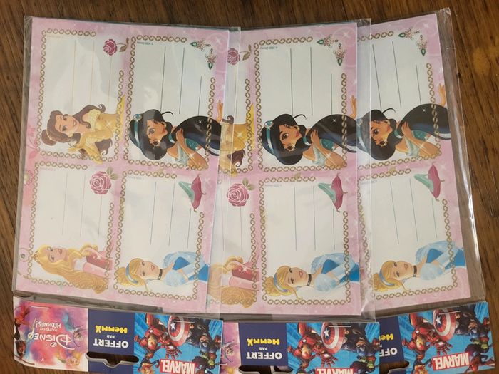 Lot étiquettes princesses et super heros