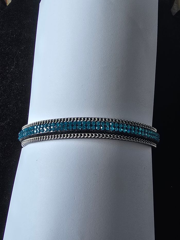 Bracelet bleu - photo numéro 4