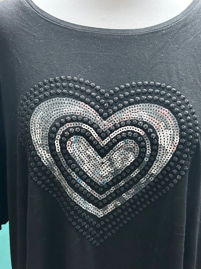 T-shirt noir XL motif cœur - photo numéro 2