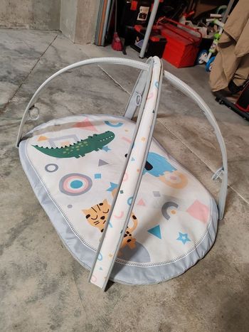 Tapis d'éveil bébé pliable avec arceaux