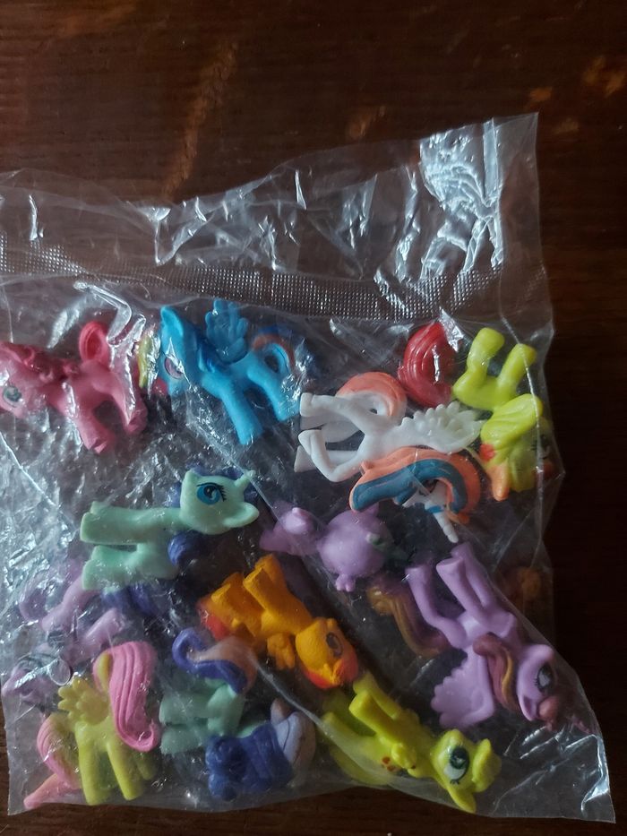 Lot de petits poneys