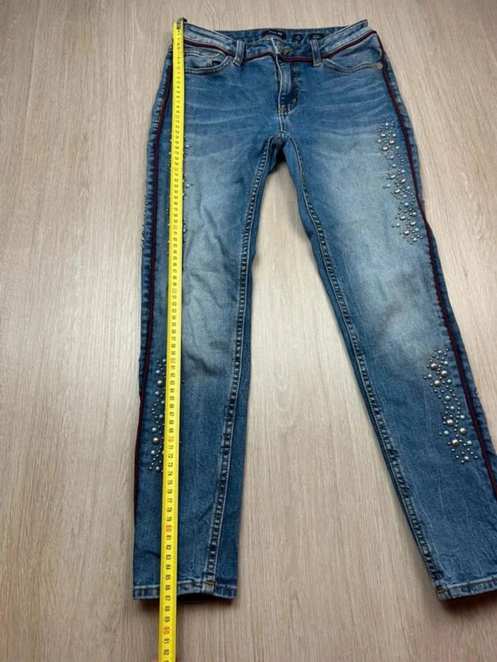 Jean Y2K Miss Me Ankle Skinny Perles et Clous Délavé Bleu Taille 26 US / 34 FR - photo numéro 5
