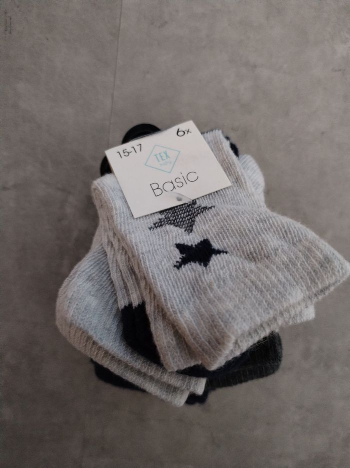 Lot 5 chaussettes neuves 15-17
