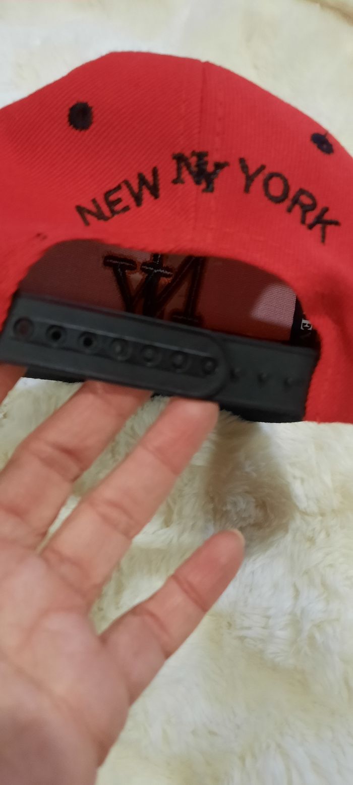 Casquette rouge et noir New York