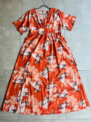 Magnifique robe longue orange fleurie neuve