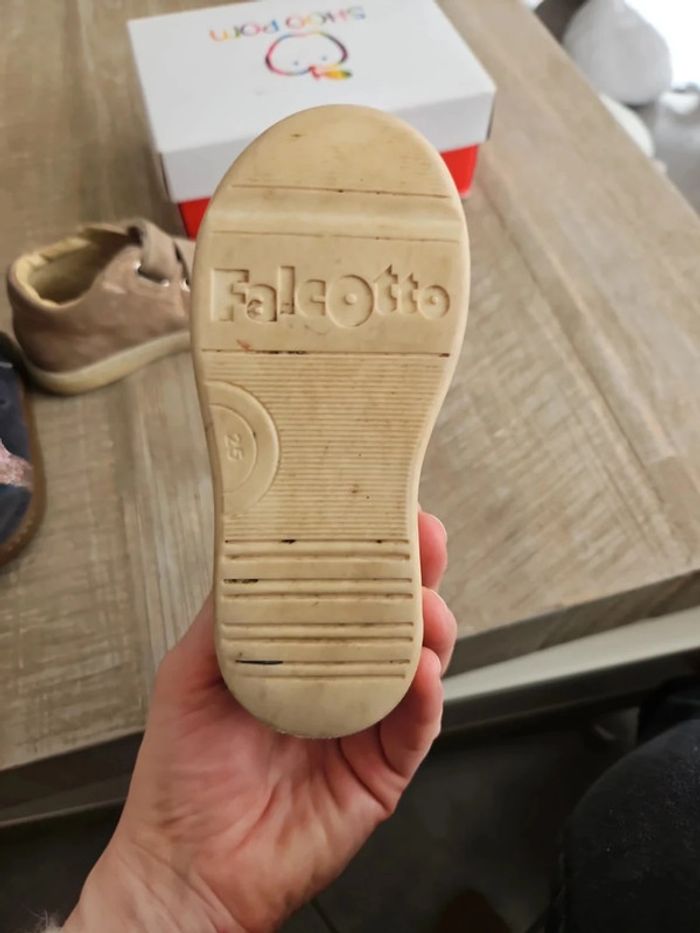 Lot 2 paires de chaussures fille 25 - photo numéro 5