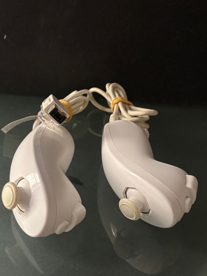Lot 2 nunchuck blanc Nintendo Wii - photo numéro 2