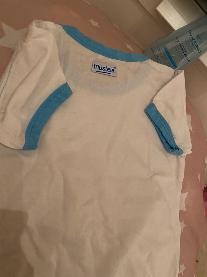 2 ans pièce rare de chez mustela ! Tee shirt blanc bleu - photo numéro 2
